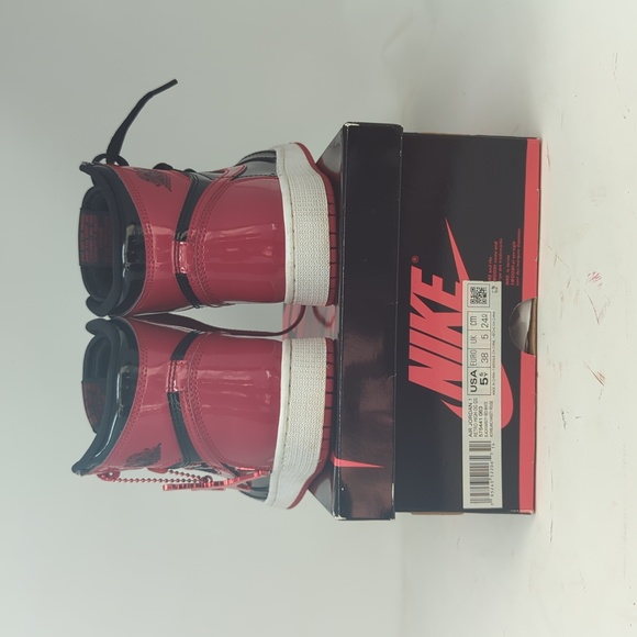 Jordan 1 Retro High OG Patent Bred shoes - Picture 3 of 16
